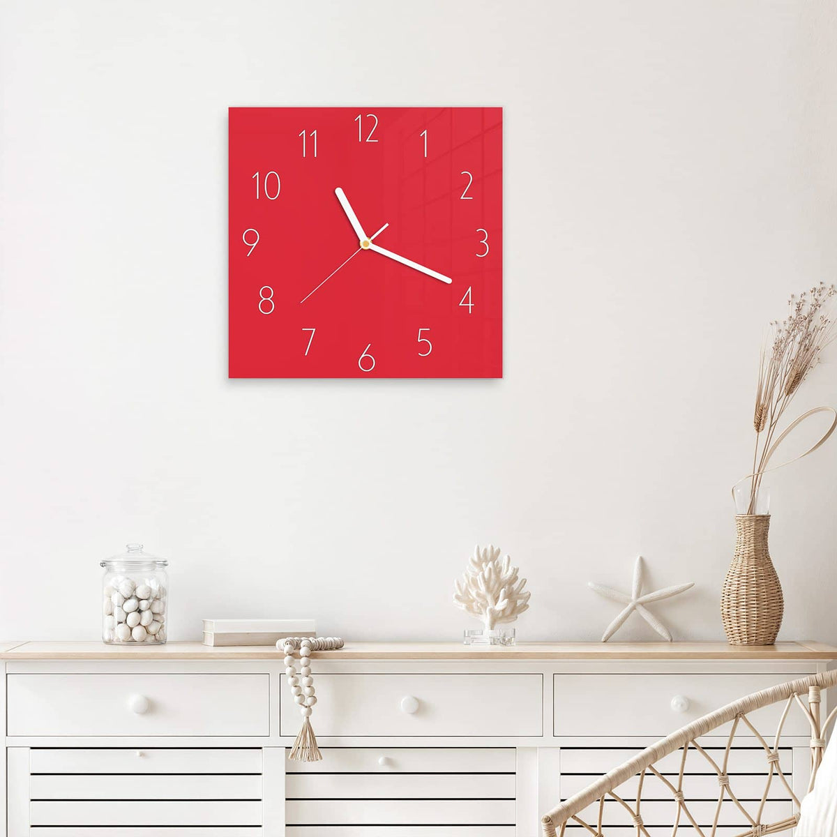 Wanduhr Pinkroter Hintergrund aus Glas – Quadratisch 30 × 30 cm – Leuchtendes Pinkrot als Farbfläche