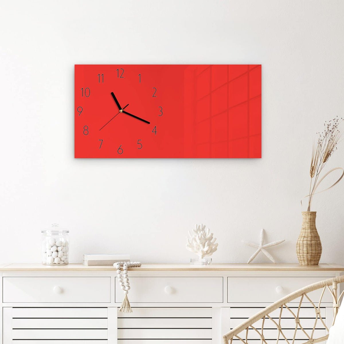 Wanduhr Roter Hintergrund I aus Glas – Querformat 60 × 30 cm – Klares Rot in voller Fläche