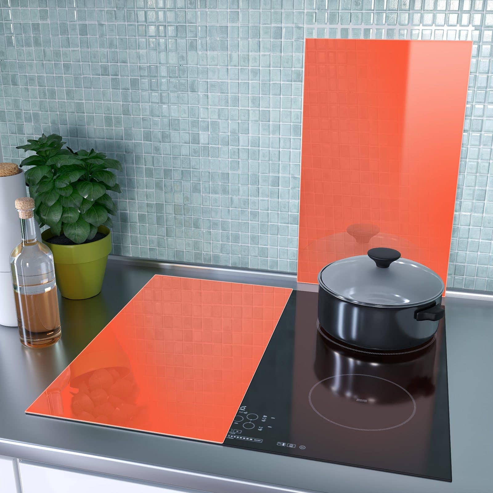 2-teilige Herdabdeckung aus Glas mit Rot-Oranger Hintergrund-Motiv als Spritzschutz hinter dem Kochfeld