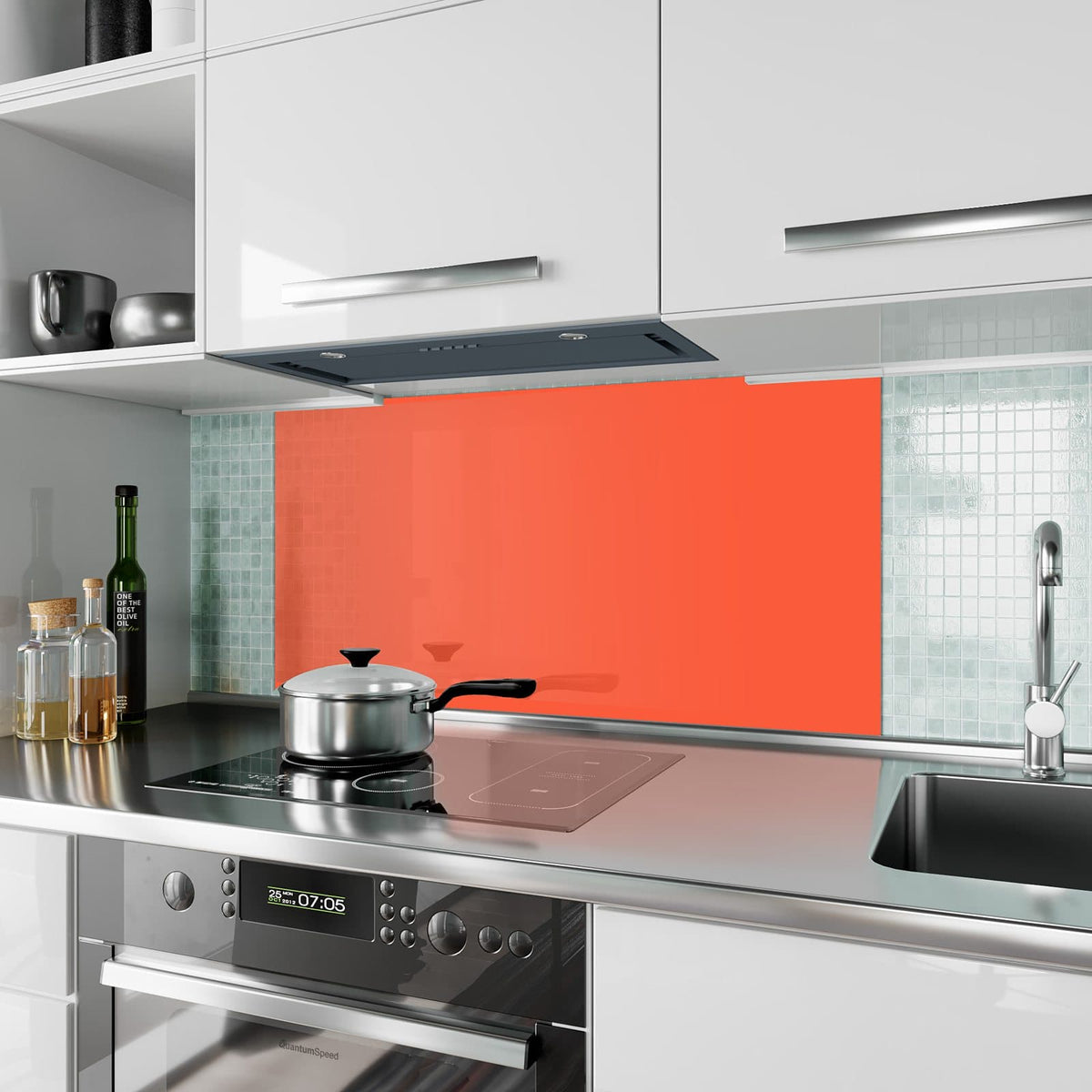 Küchenrückwand aus Glas Rotoranger Hintergrund im Hochformat als Spritzschutz hinter dem Kochfeld, über dem Fliesenspiegel montiert