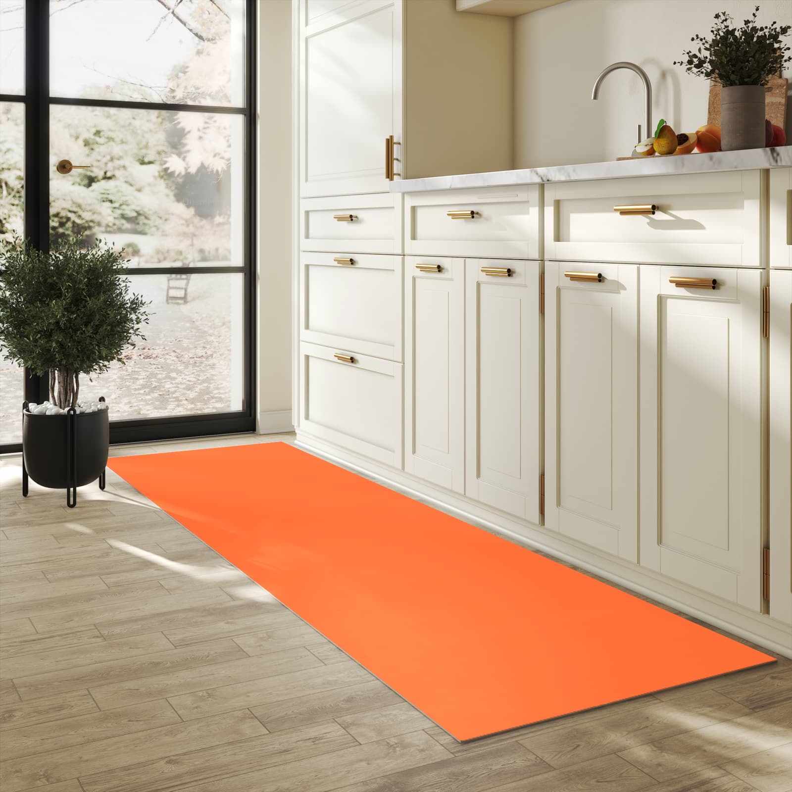 Langlebiger Küchenteppich mit Motiv Dunkeloranger Hintergrund I in heller Küche