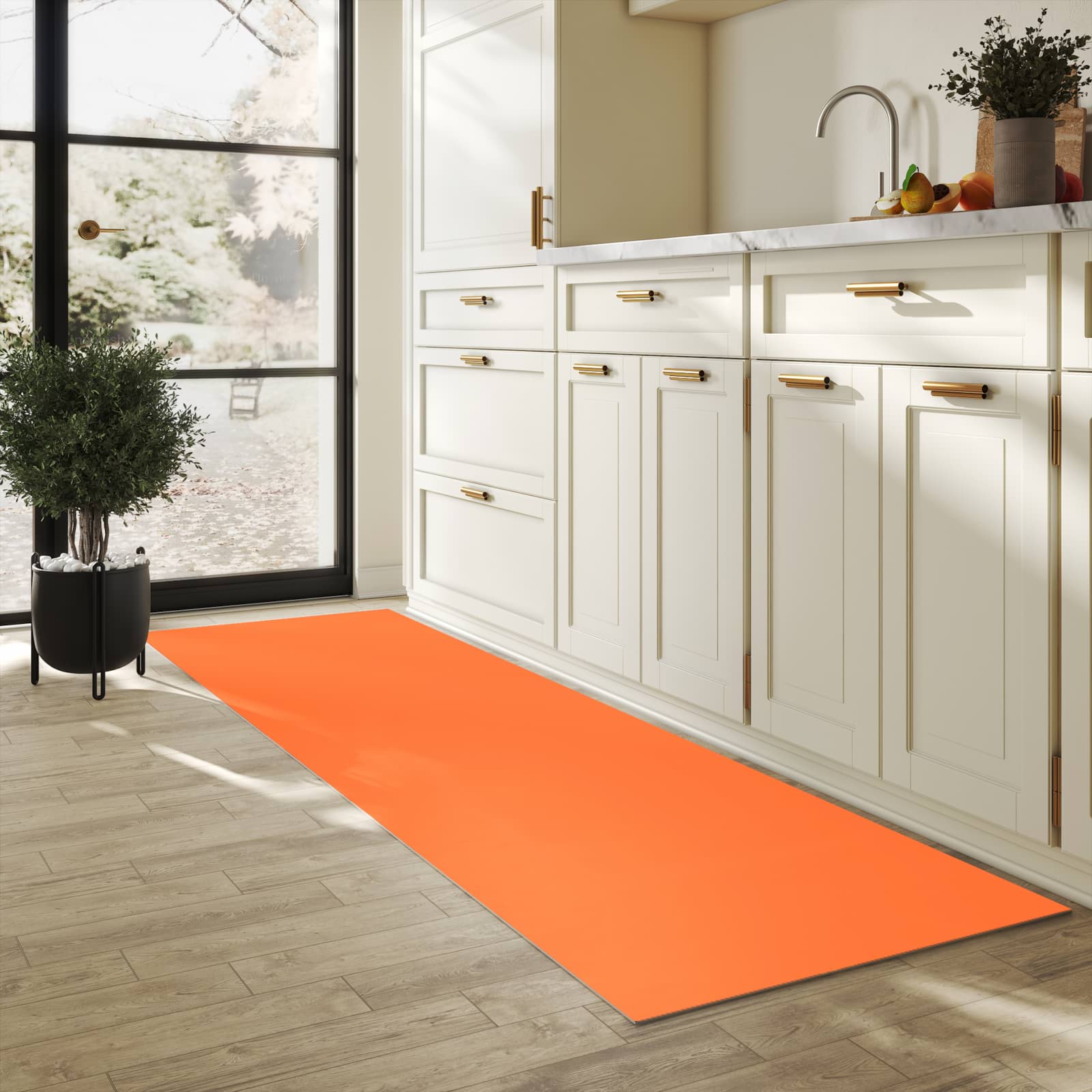 Fleckenresistenter waschbarer Läufer mit Motiv Dunkeloranger Hintergrund II in heller Küche