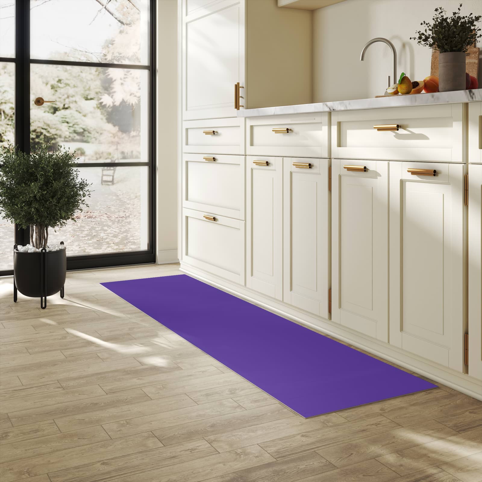 Abwaschbarer Küchenläufer mit Motiv Lila Hintergrund I in heller Küche für angenehme Haptik