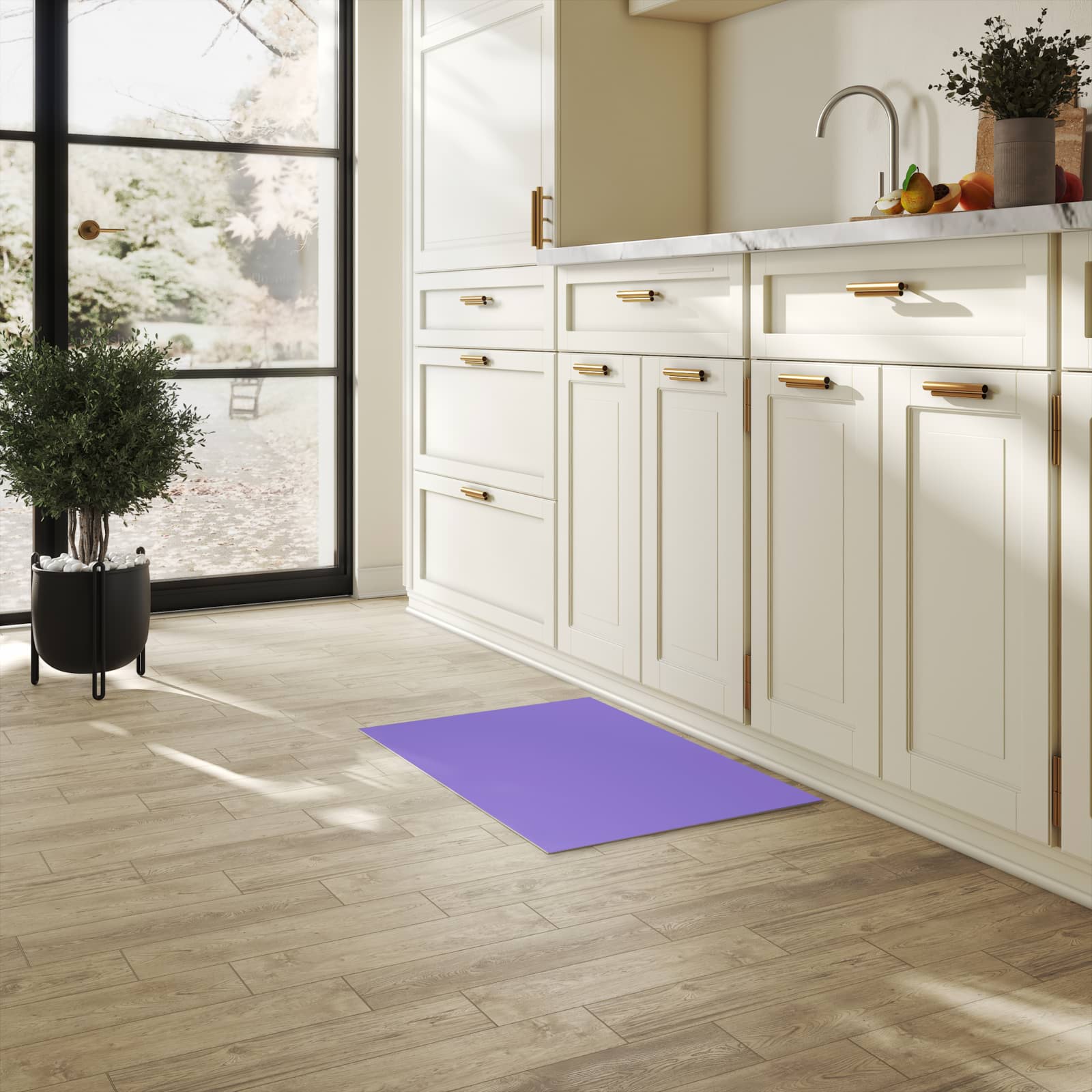 Rutschfester Bodenläufer-Teppich mit Motiv Violetter Hintergrund I in heller Küche