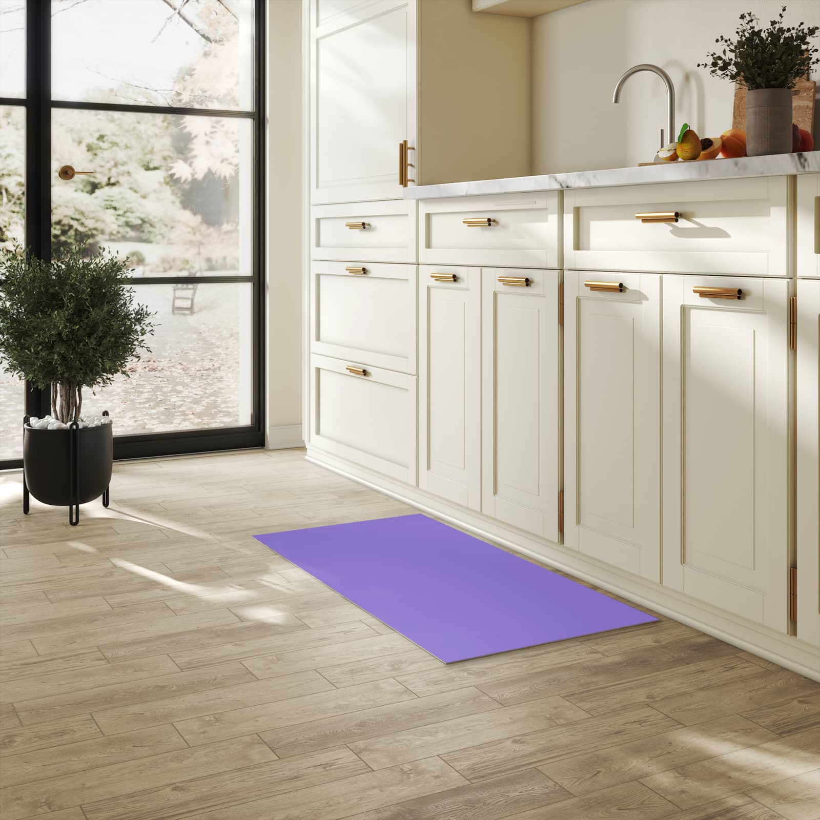Rutschfester Küchenteppich mit Motiv Violetter Hintergrund I in heller Küche, einfach zu reinigen
