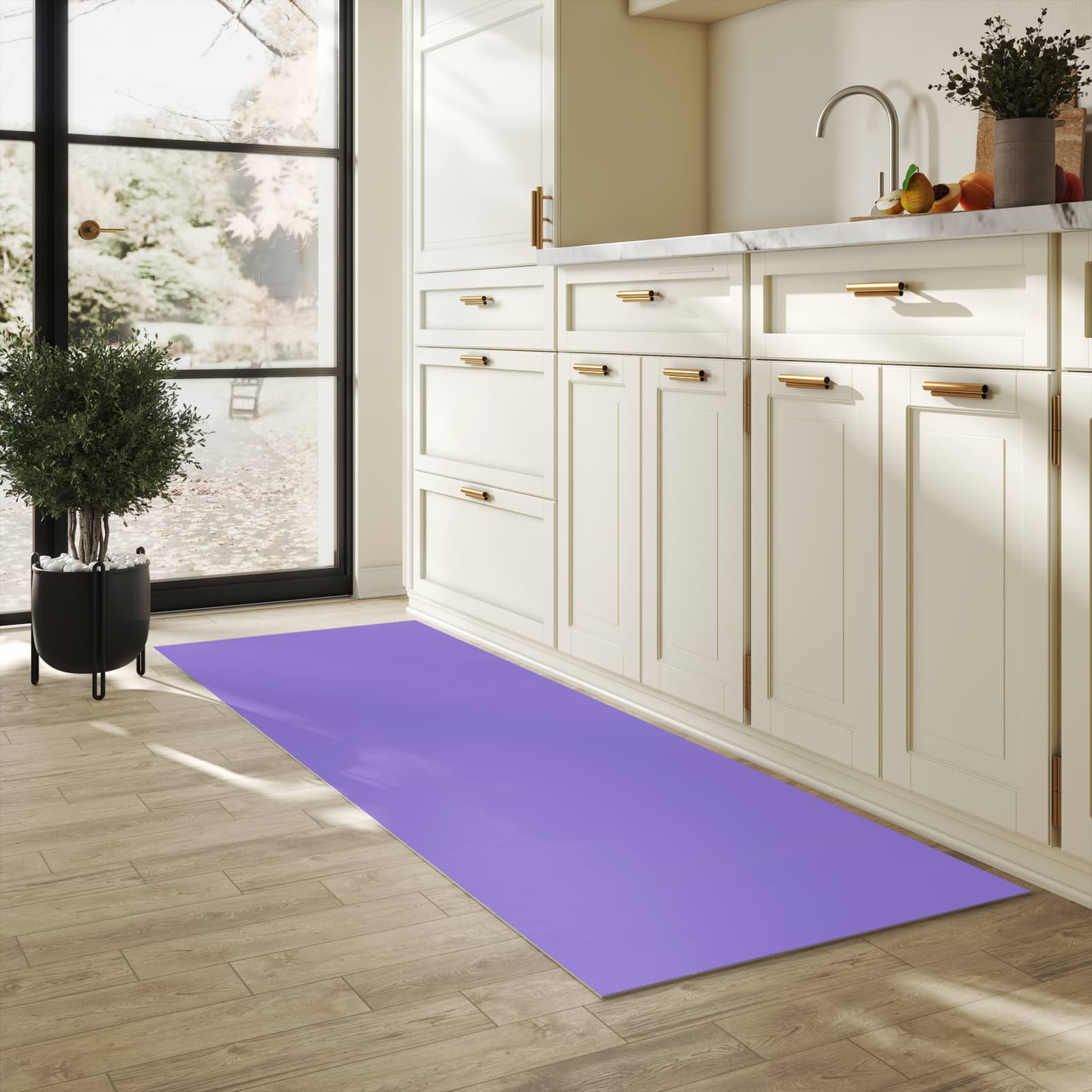 Bodenschonender Küchenteppich mit Motiv Violetter Hintergrund I in heller Küche