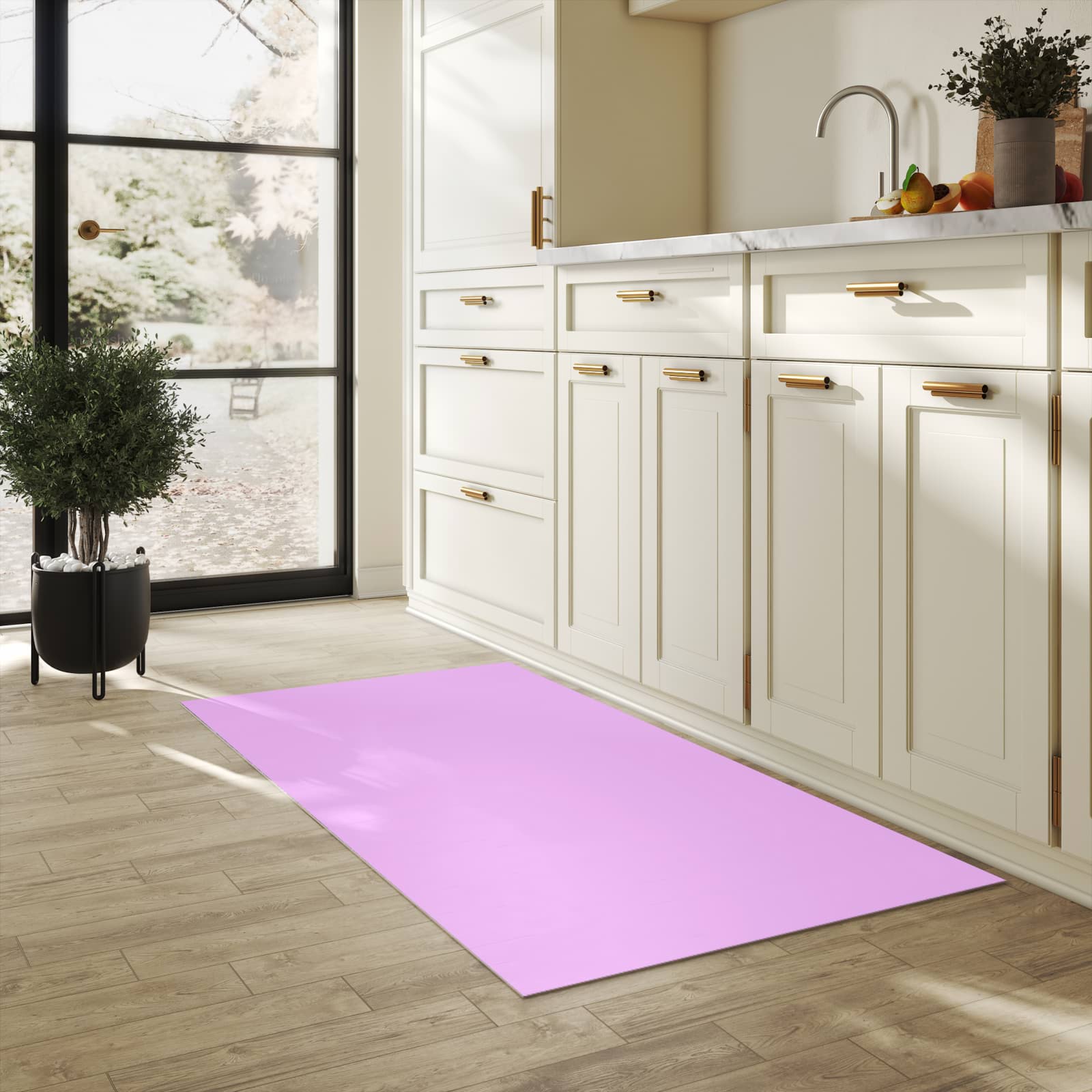 Komfortabler Läufer mit Motiv Violetter Hintergrund II in heller Küche für rutschfesten Stand