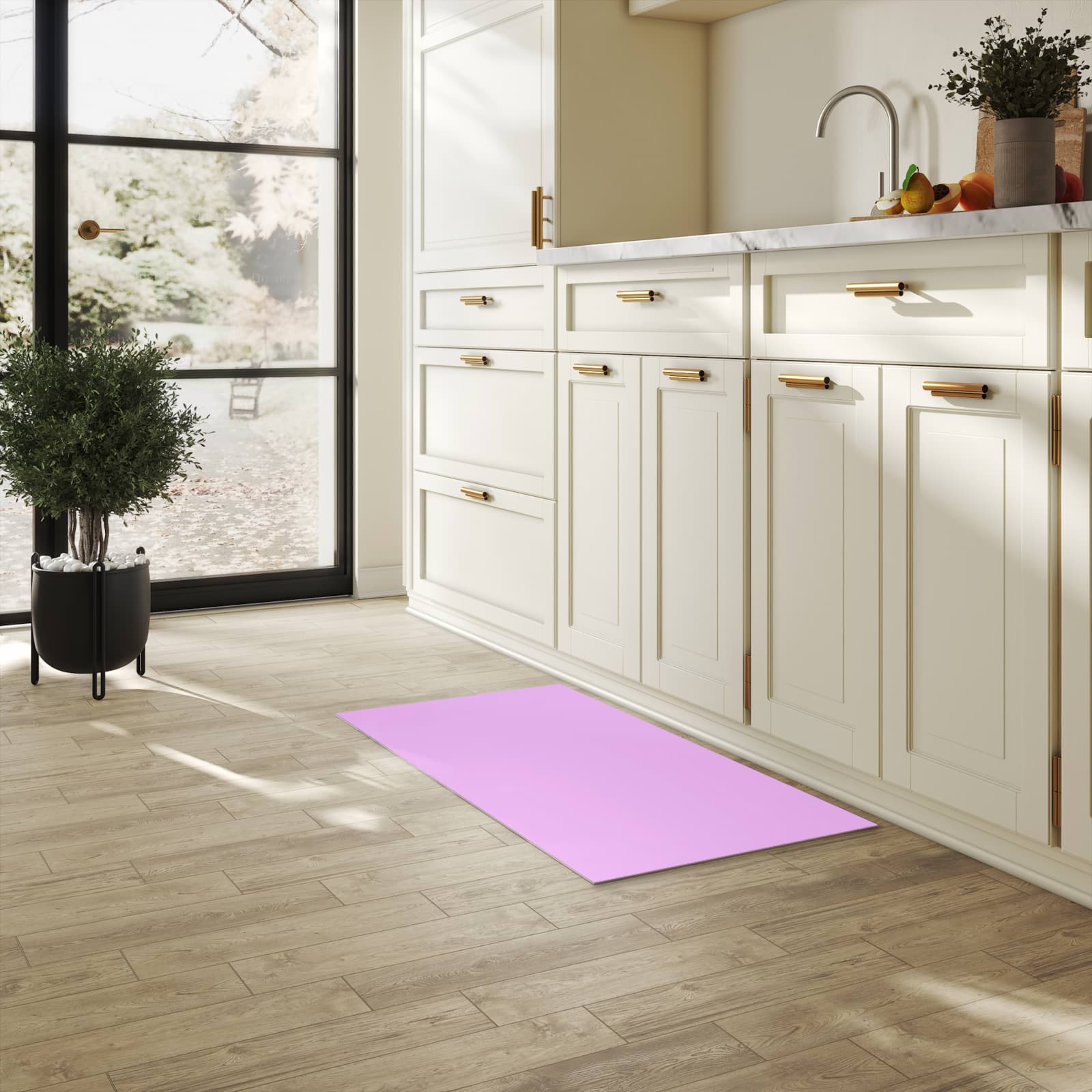 Geräuschdämpfender Küchenläufer mit Motiv Violetter Hintergrund II in heller Küche