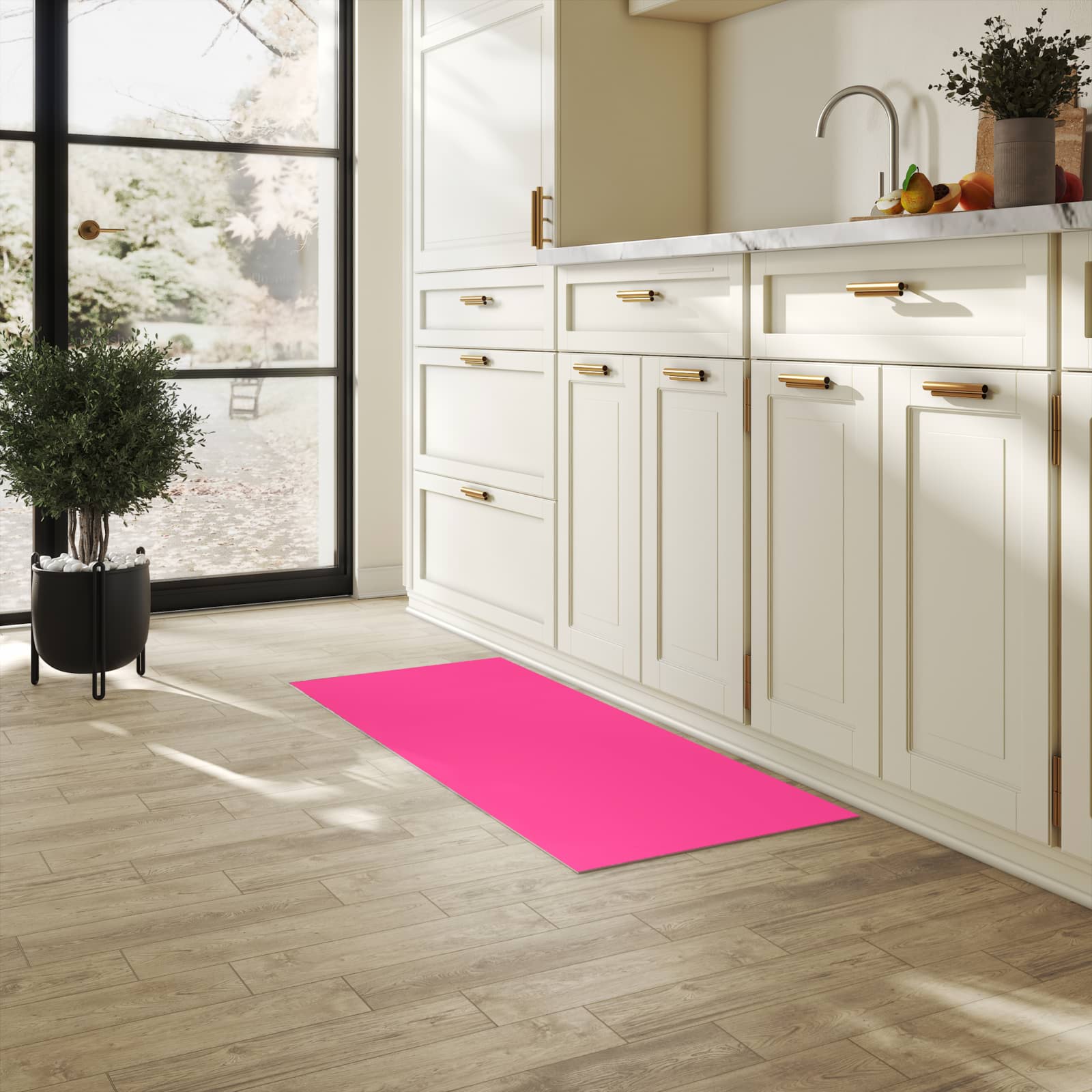 Strapazierfähiger abwaschbarer Küchenläufer mit Motiv Pinker Hintergrund in heller Küche