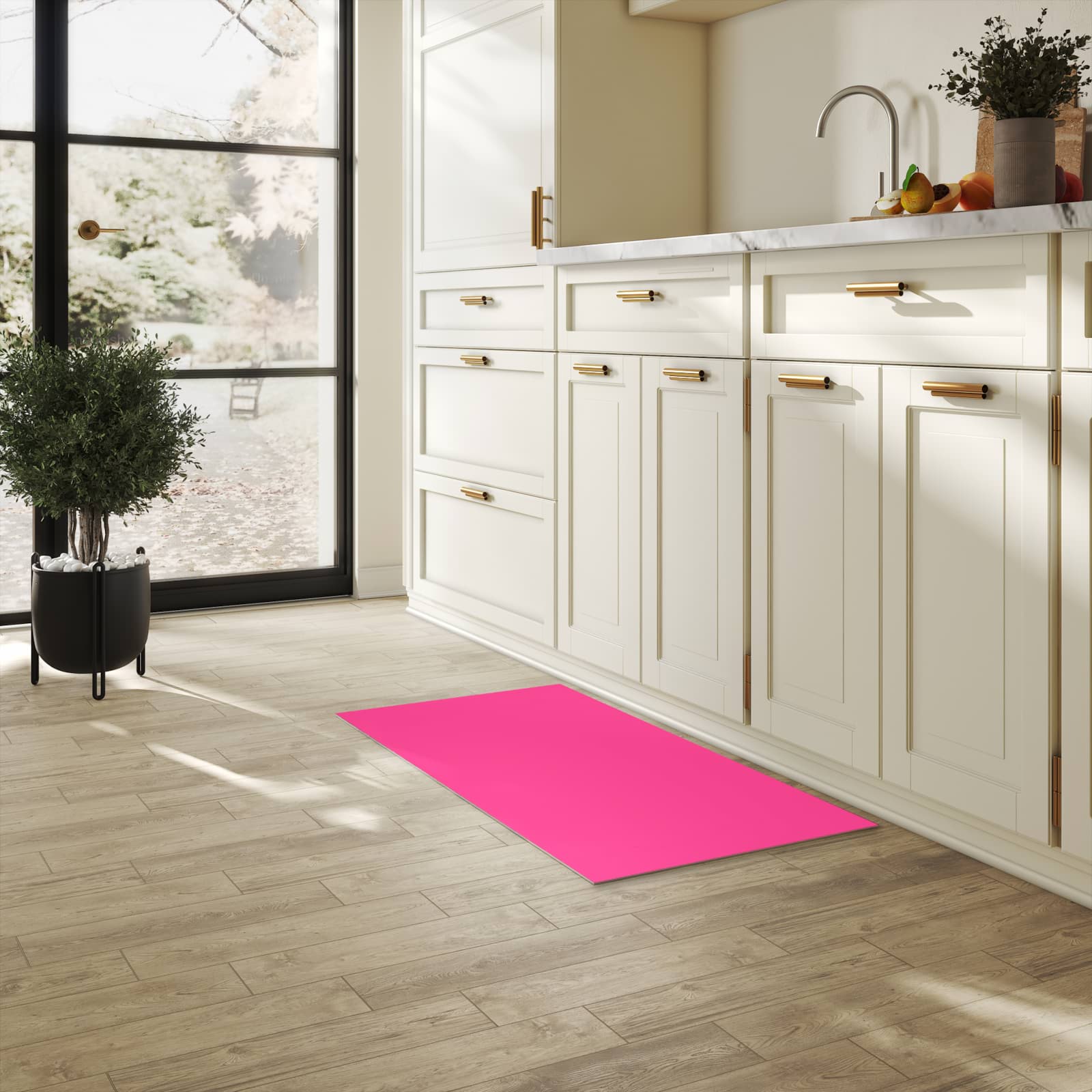 Hygienischer moderner Küchenläufer mit Motiv Pinker Hintergrund in heller Küche