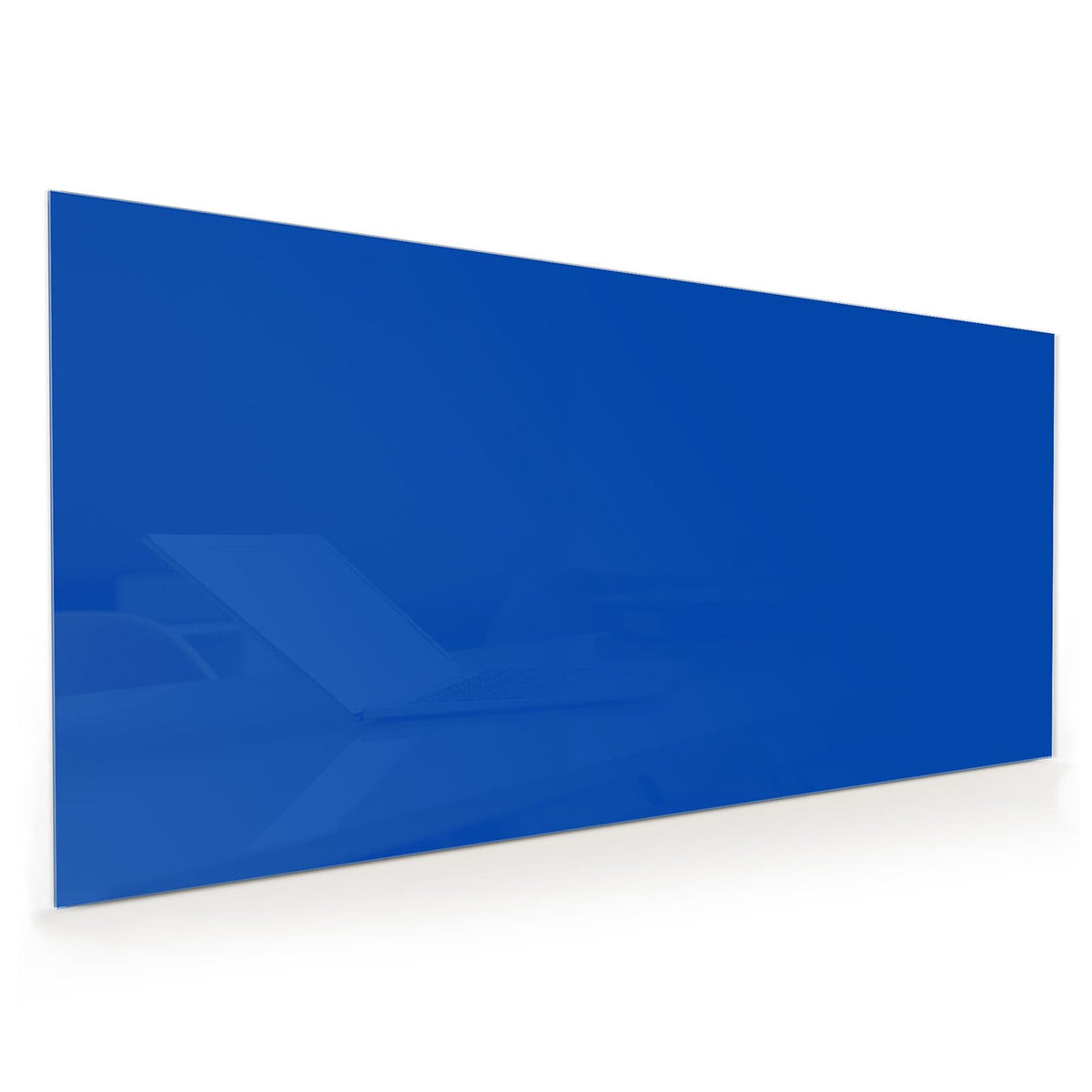 Küchenrückwand aus Glas im Hochformat mit Motiv Ultramarinblau: Vollflächiges dunkles Blau mit leichtem Violettstich
