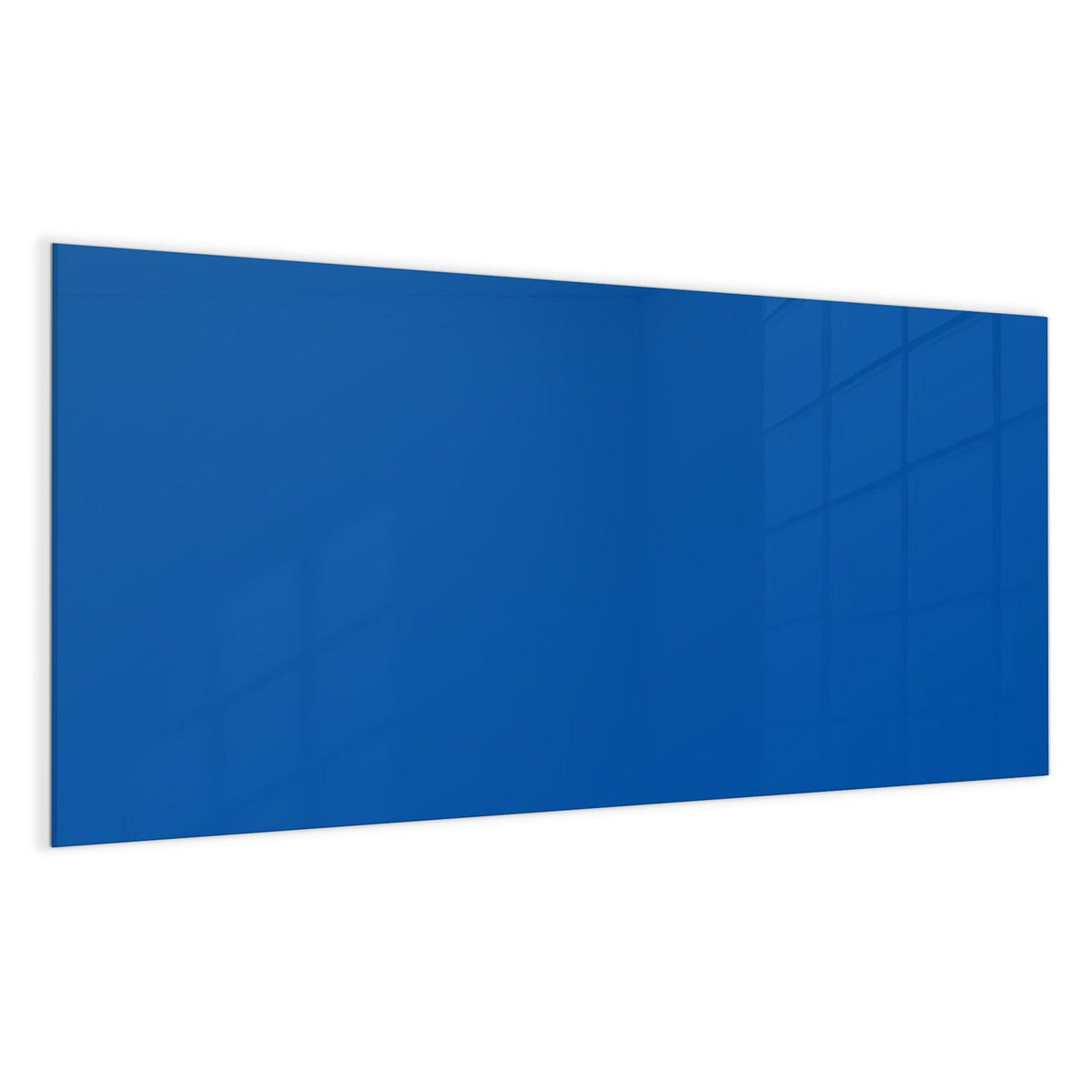 Vollflächiges dunkles Blau, zwischen FMK-28 und FMK-29