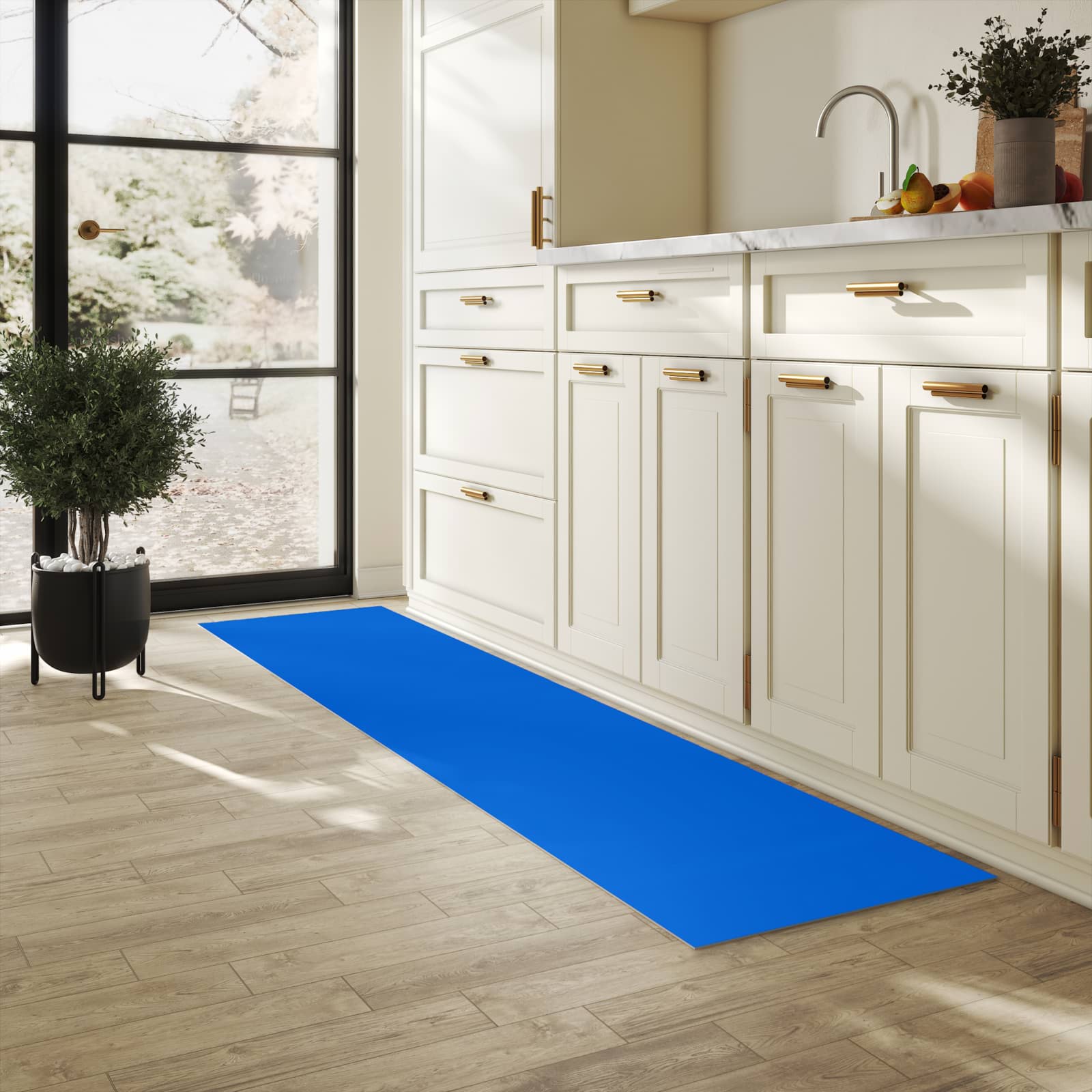 Küchenteppich mit Motiv Blauer Hintergrund II für Ordnung & Übersicht in heller Küche