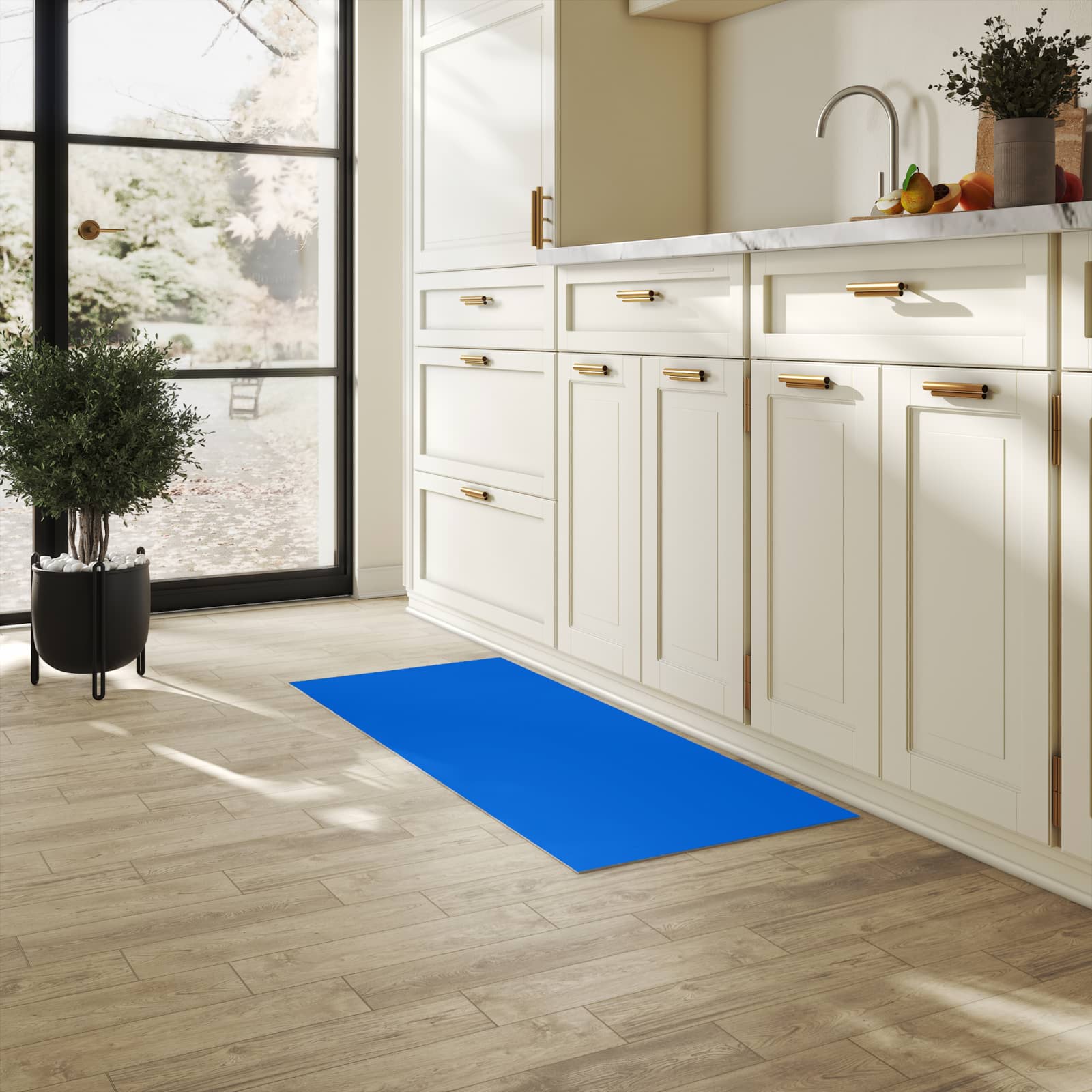 Rutschfester Küchenteppich mit Motiv Blauer Hintergrund II in heller Küche