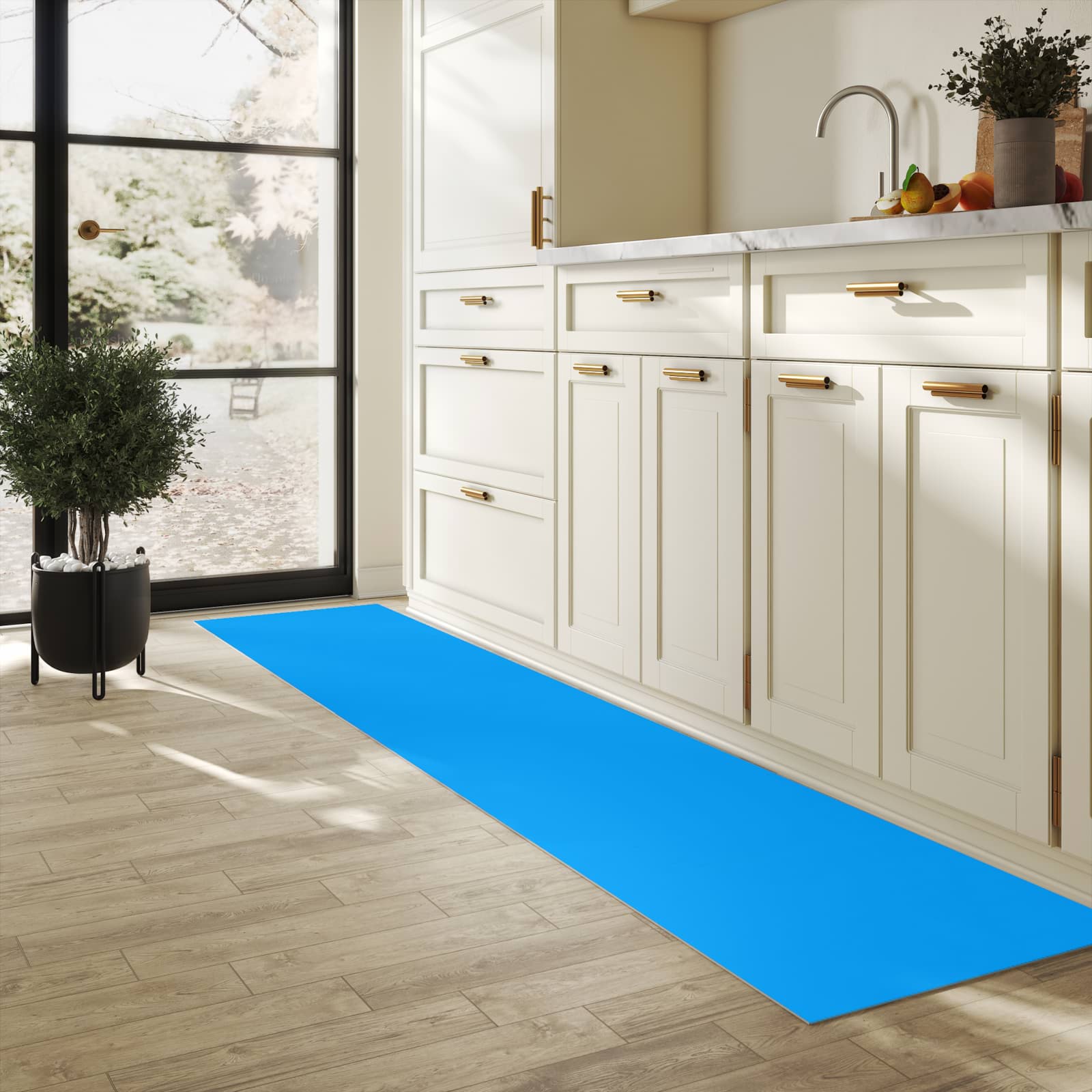 Formstabiler waschbarer Küchenteppich mit Motiv Hellblauer Hintergrund II in heller Küche