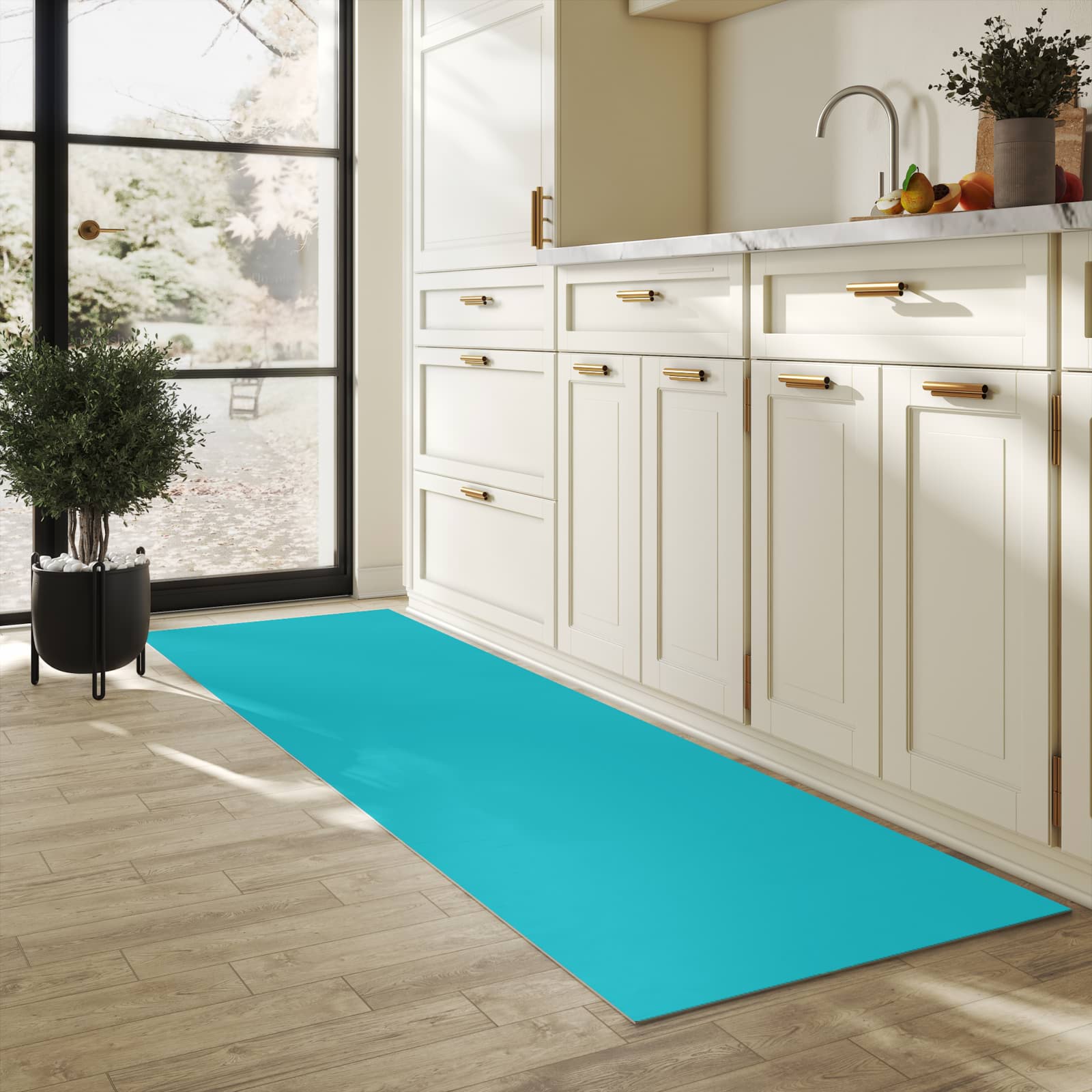 Langlebiger Küchenläufer mit Motiv Türkiser Hintergrund II in heller Küche