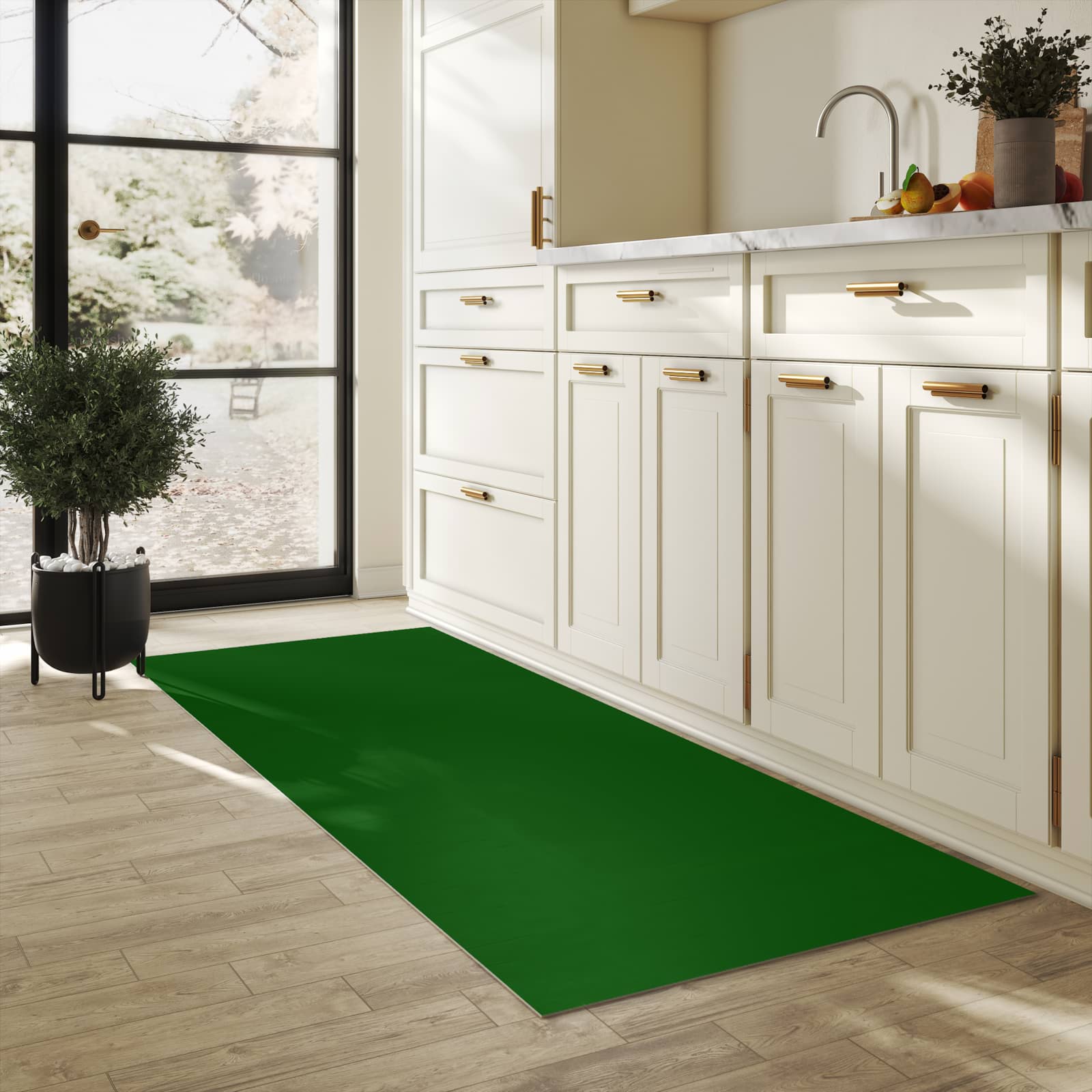 Bodenschonender waschbarer Küchenteppich mit Motiv Dunkelgrüner Hintergrund I in heller Küche