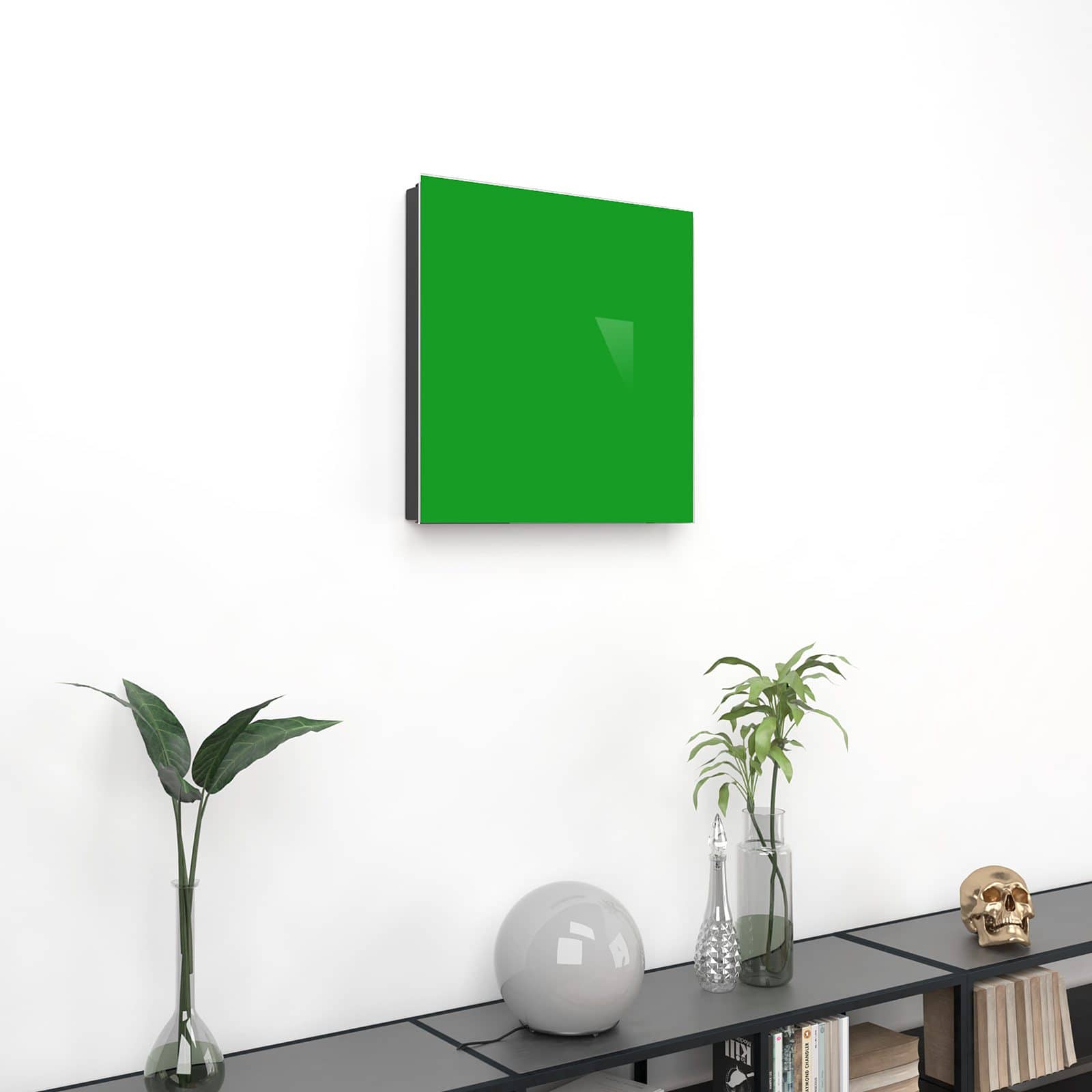 Praktischer Schlüsselkasten mit Motiv Grasgrüner Hintergrund an der Wand im Wohnzimmer