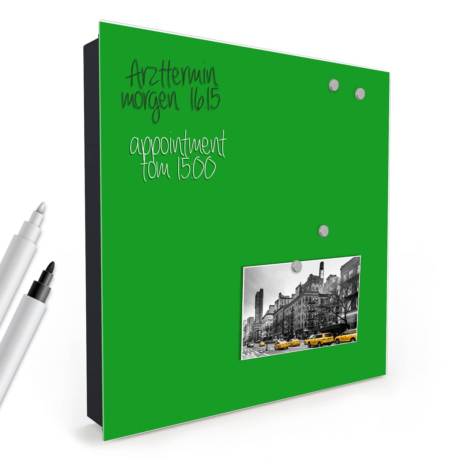 Leichter Schlüsselsafe mit Motiv Grasgrüner Hintergrund in schräger Produktansicht mit Zubehör