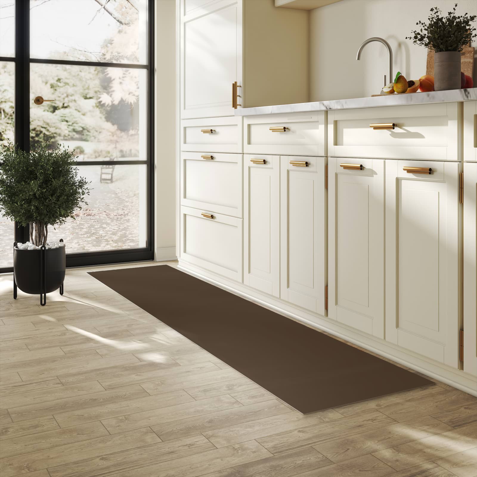 Bodenschonender Küchenläufer mit dunkelbraunem Hintergrund-Motiv in der Küche